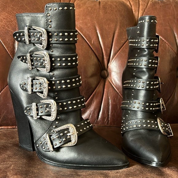 Steve Madden Shoes - Steve Madden Comet studded leather boots